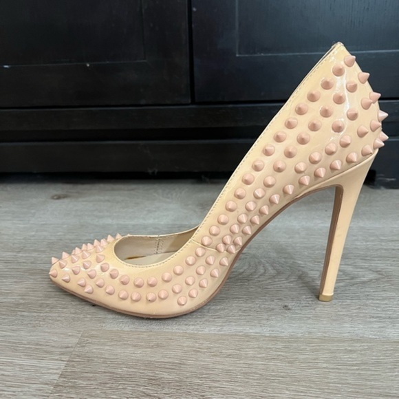 Kandee Teaser NWOB Nude Spiked Heels - Picture 3 of 13